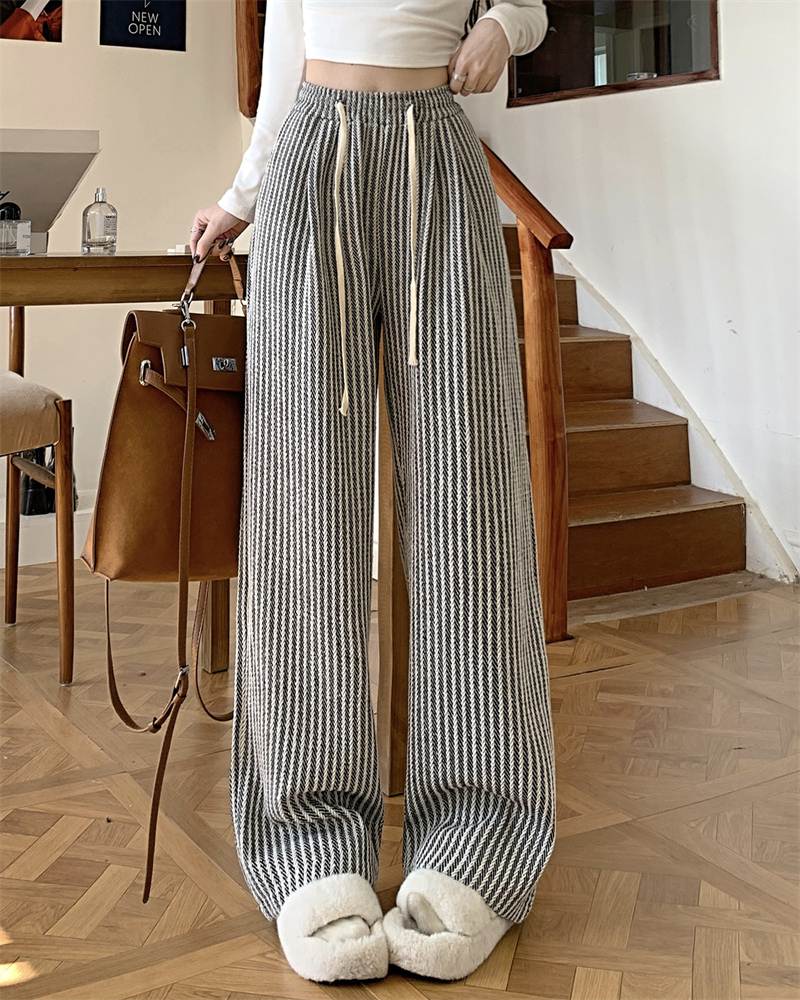 -Real shot vertical striped pants for women in spring 2025 new casual straight laziness wide-leg pants