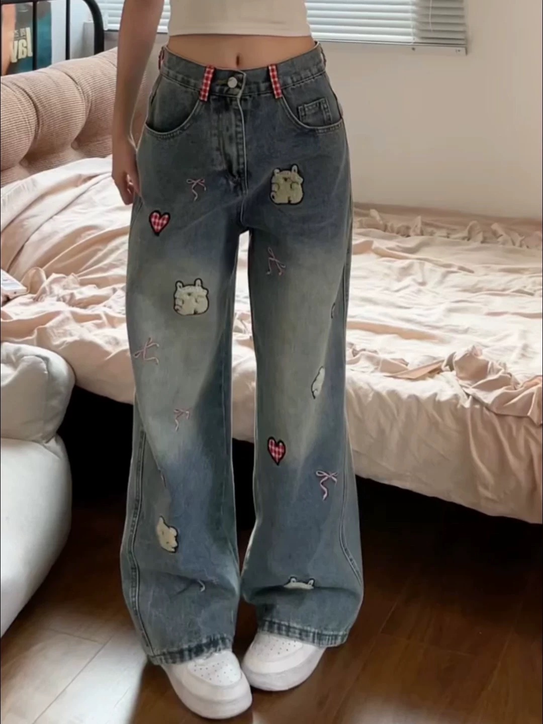Korean American retro cartoon love embroidered jeans for women in summer new design loose casual straight pants