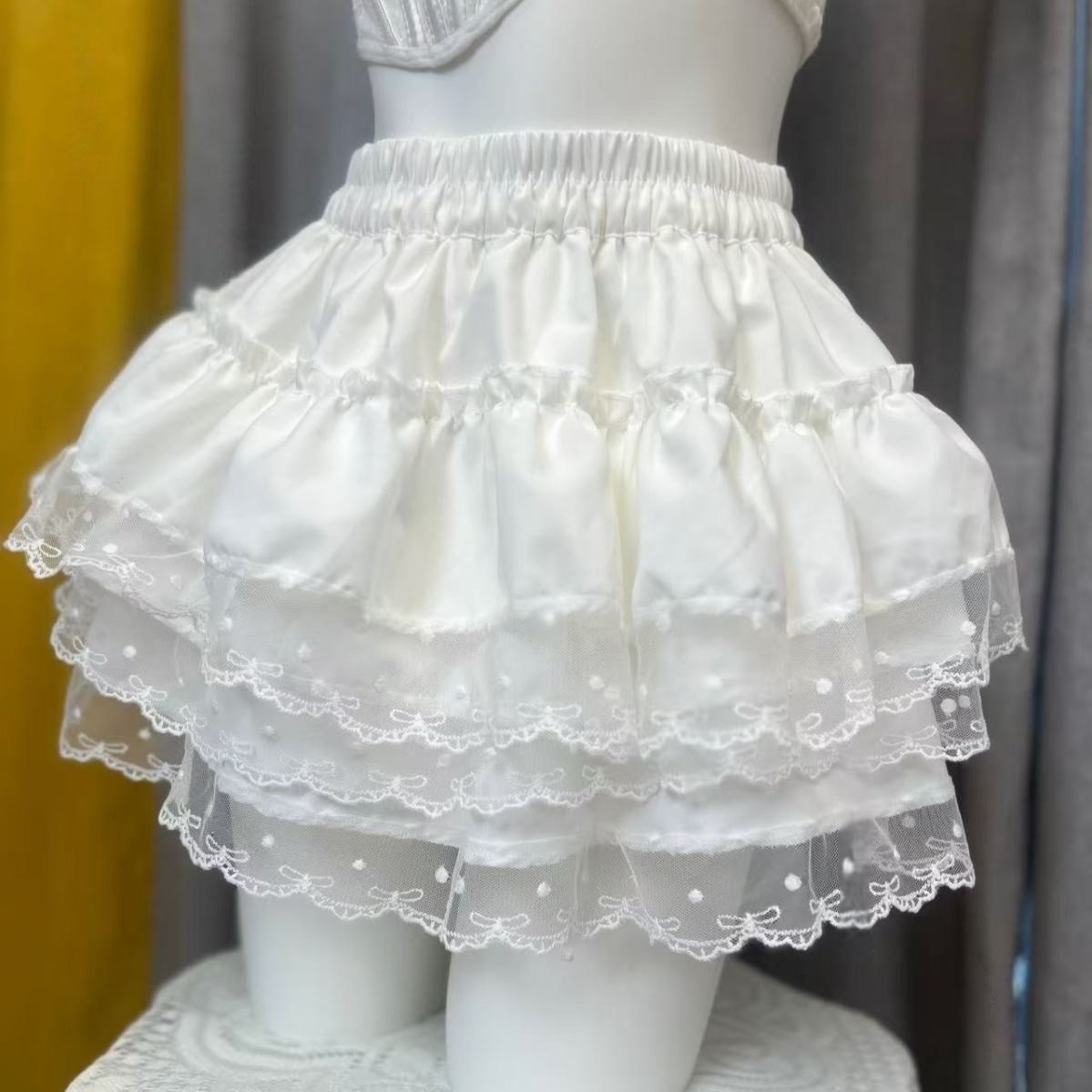 Sweet and Petite Lace Patchwork A-Line Skirt with High Waist, Versatile and Slimming Short Dress for Women