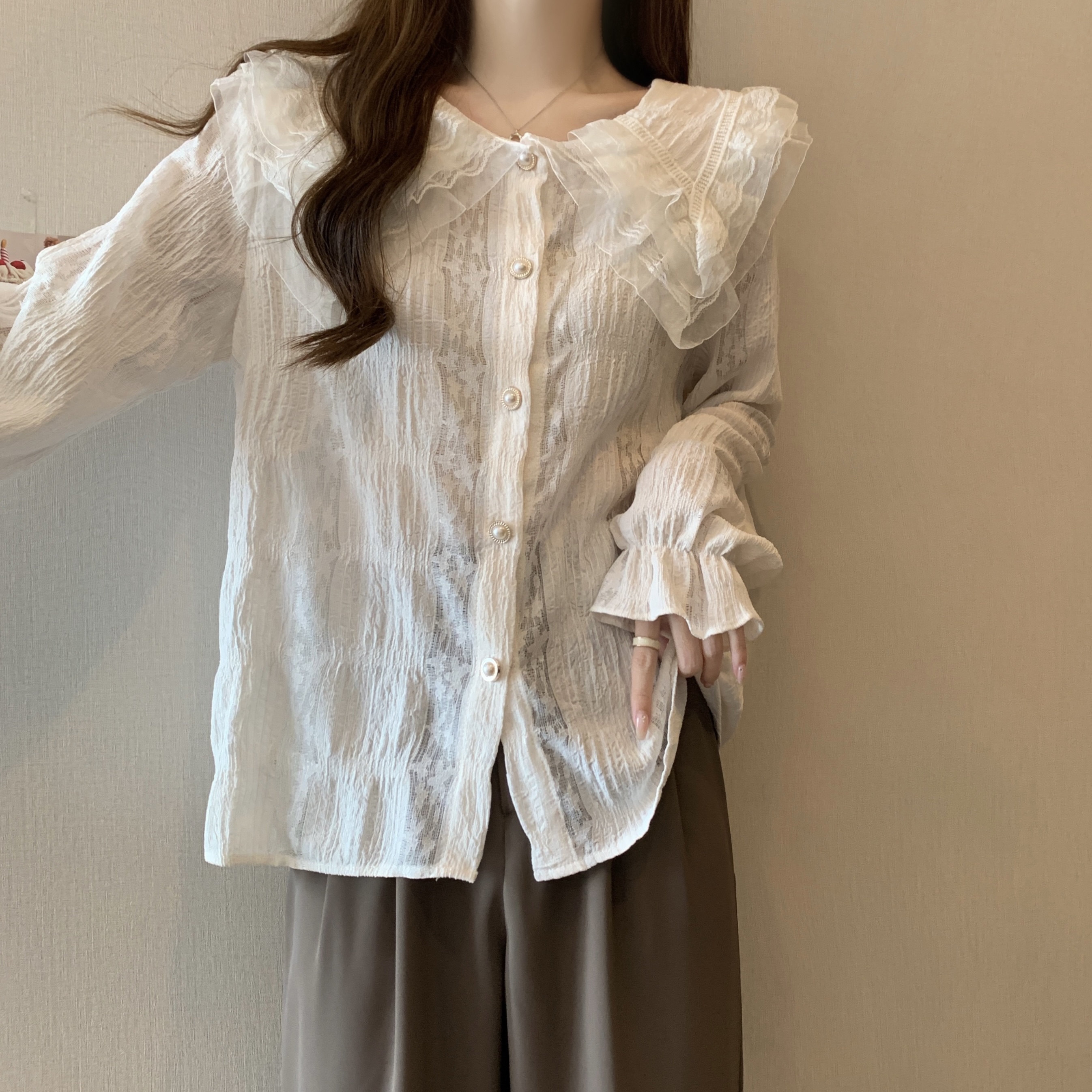 Real-life French milk-style lace gentle sweet long-sleeved shirt for women in autumn, special base top