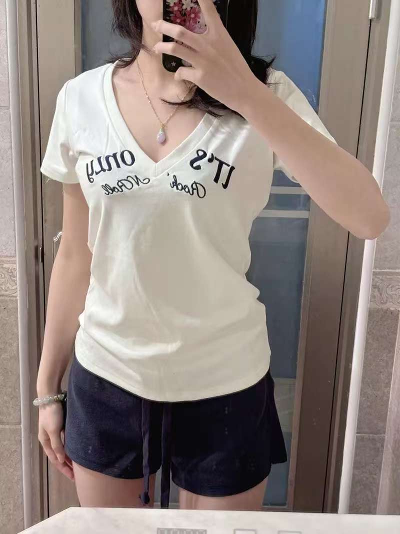 韓國chic純棉字母刺繡設計感小眾V領短袖t恤女夏季新款辣妹上衣潮