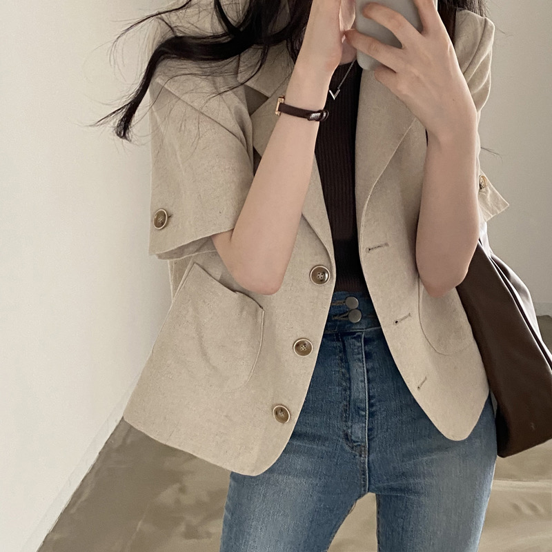 Simple and Fashion Three-Button Short Sleeve Suit Jacket