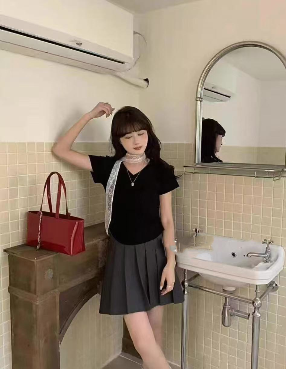 2025 new lace streamer short-sleeved T-shirt for women's design niche slim fit slim top