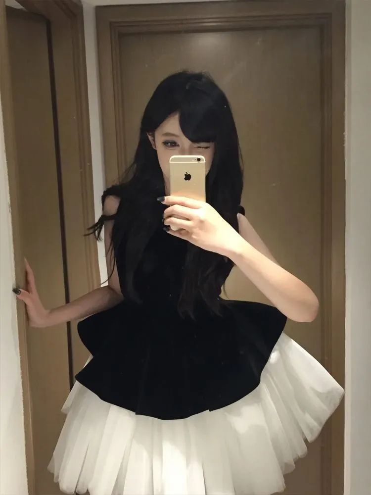 富家千金氣質公主蓬蓬連衣裙女春秋2025新款絲絨拼接網紗無袖短裙