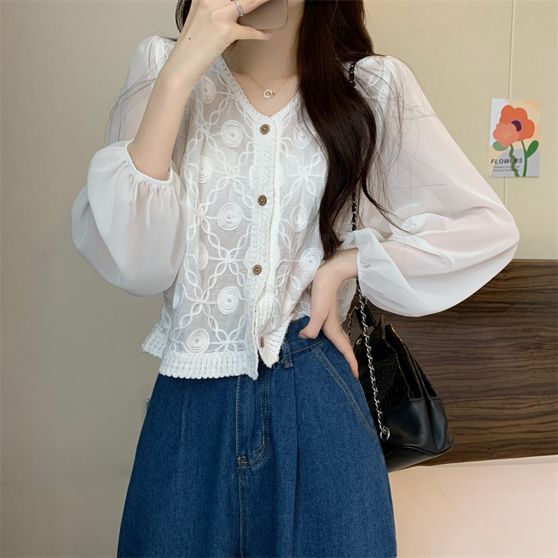 Real shot of the new version of Xiaoxiang style design, hook and hollow lace splicing cardigan