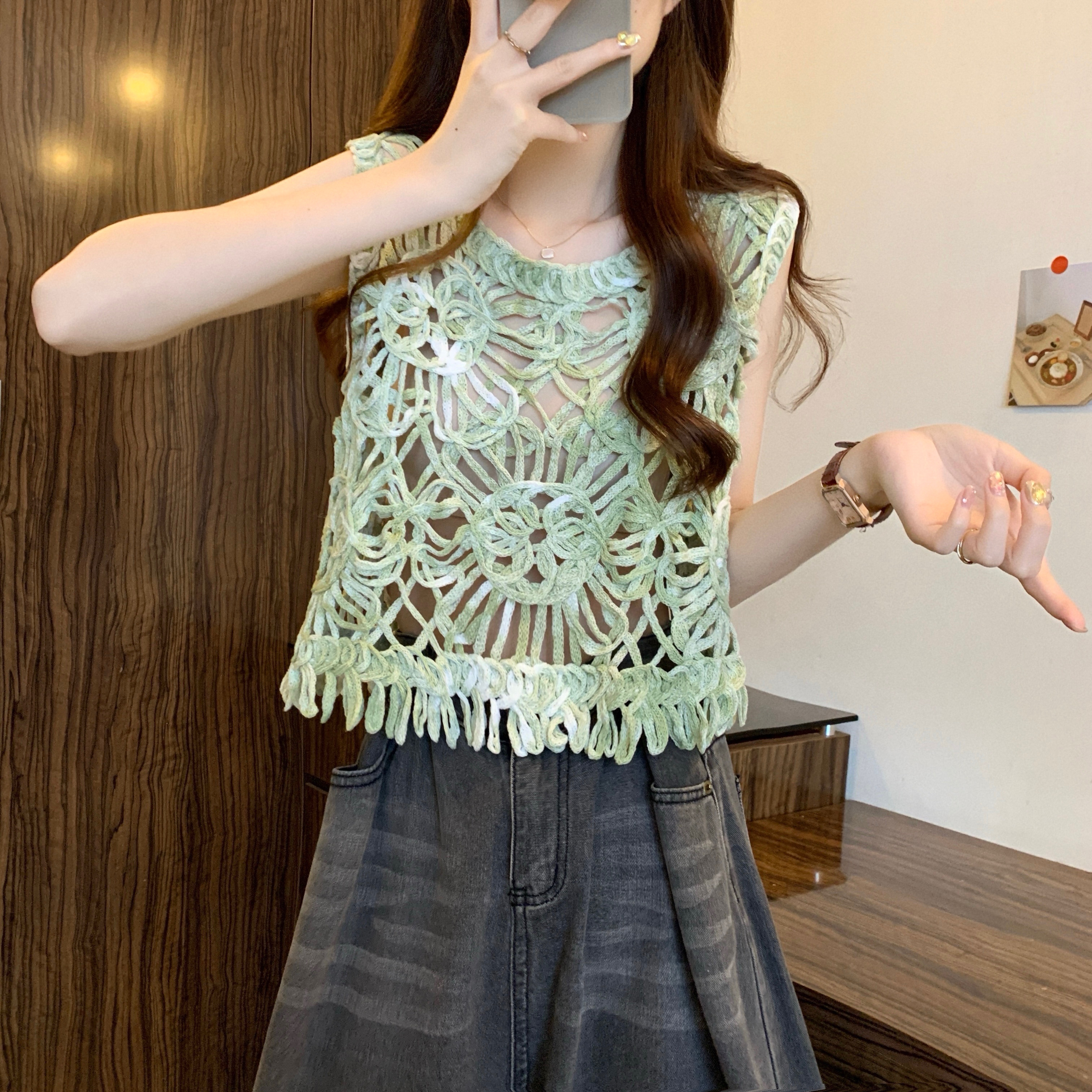 Real shot of new version of retro hollow sleeveless dyed vest vest blouse