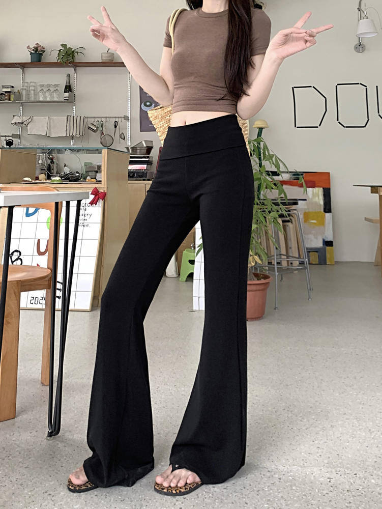 Real shot of gray high-waisted slightly flared casual pants, slimming and elastic drooping casual pants