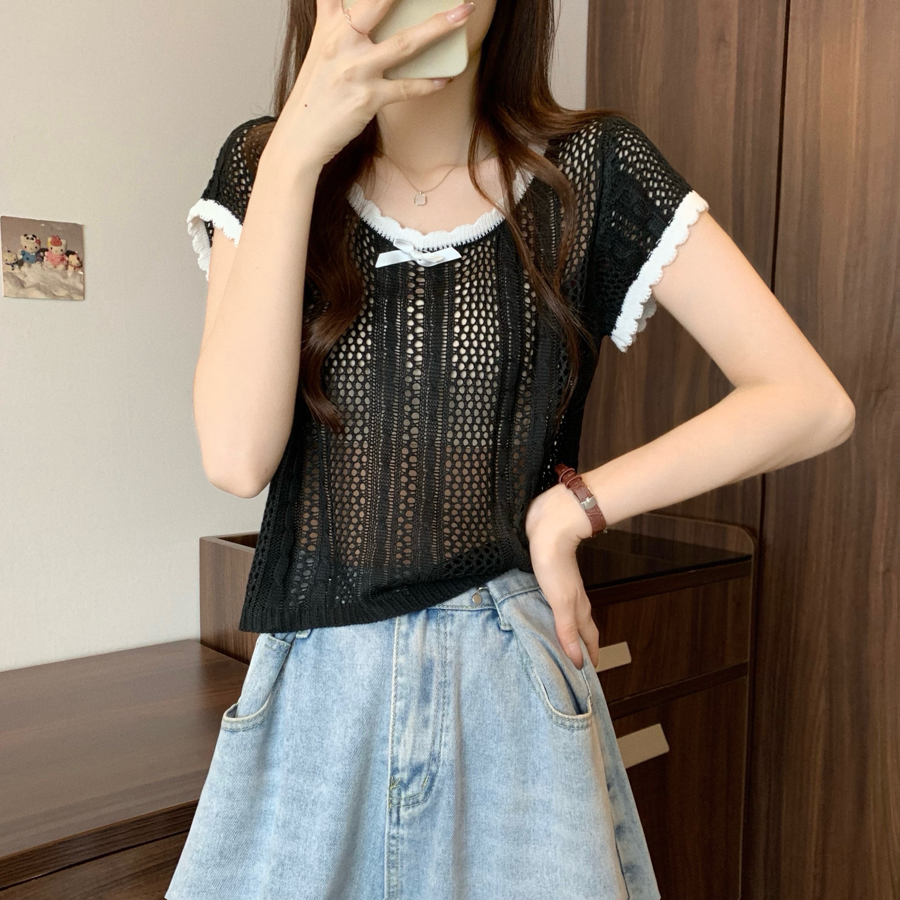 Real shot, new Korean style design, hollow bow-shaped shoulder short-sleeved knitted sweater