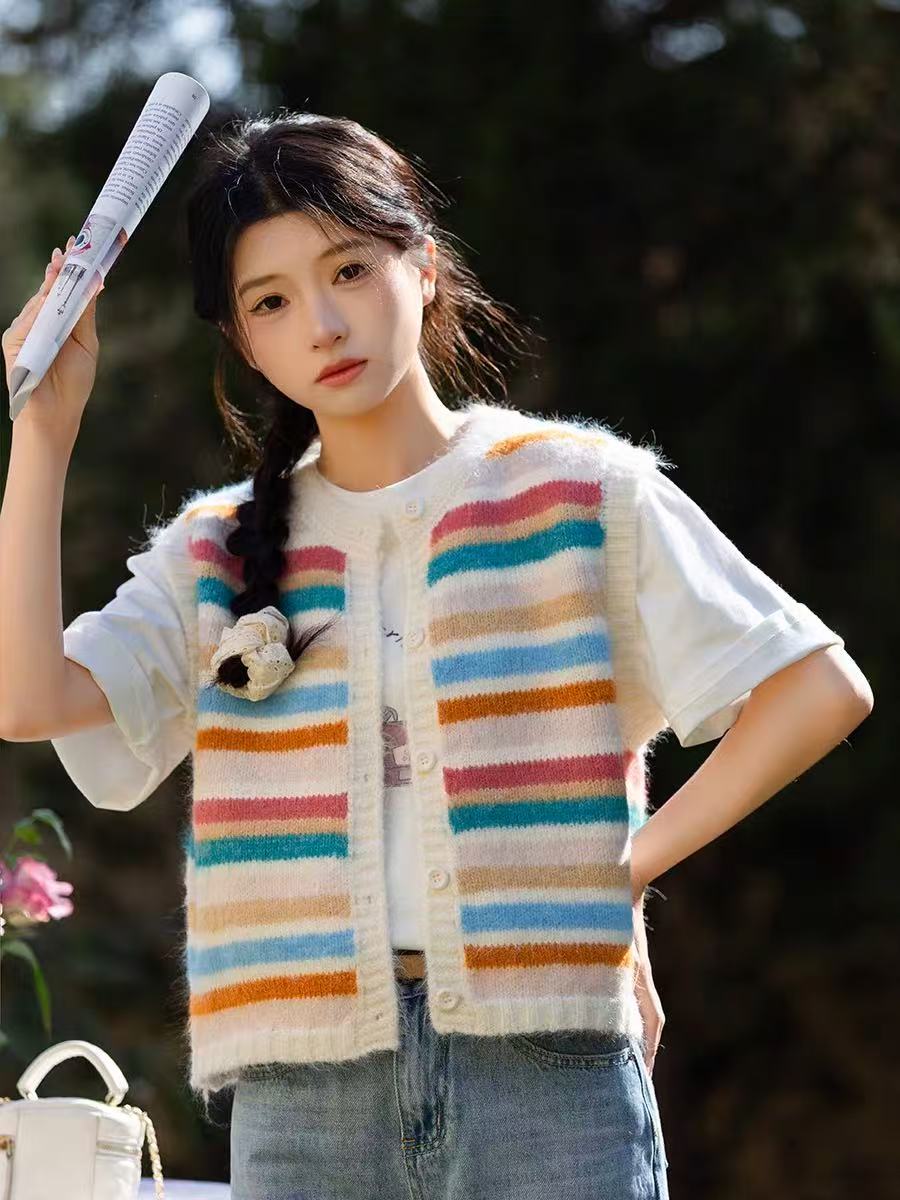2025彩虹條紋短款針織開衫背心馬甲女春季新款小個子外穿上衣