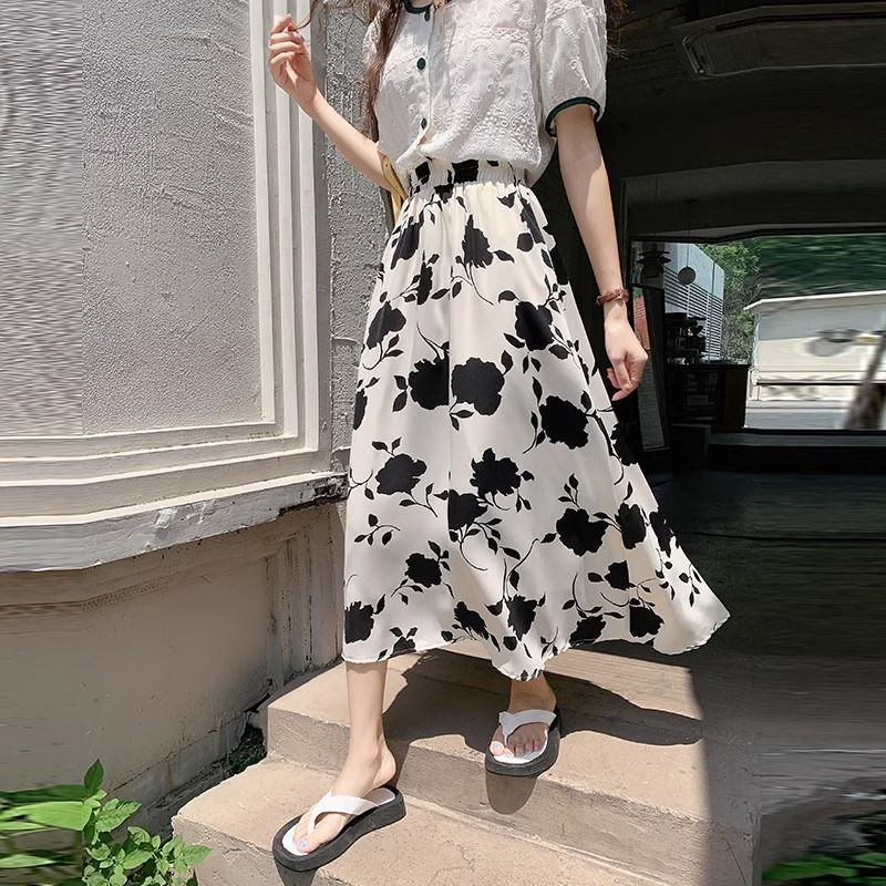 Retro style printed skirt 2025 spring and summer new high-waisted, versatile drooping, large A-line midi skirt for women