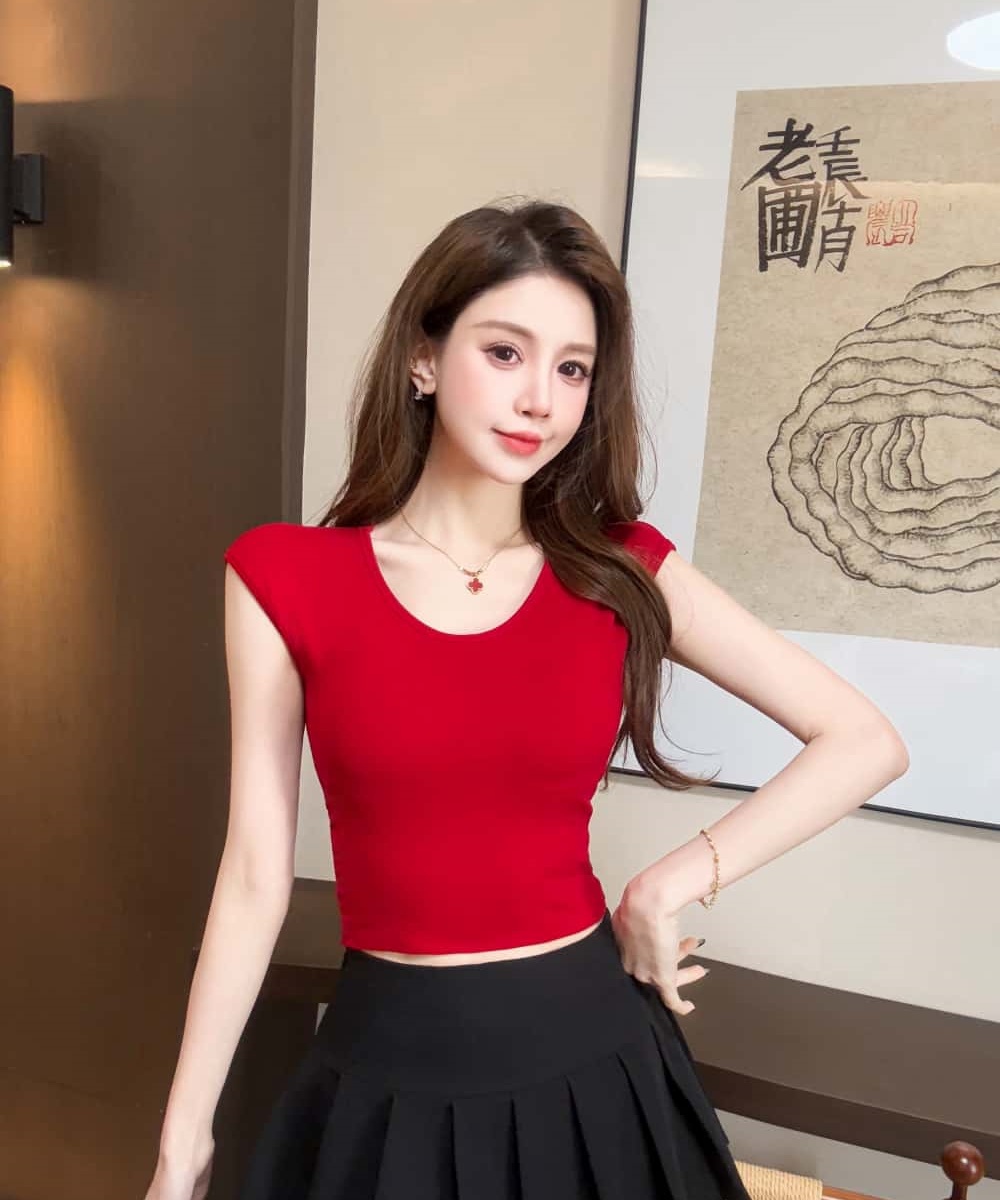 Soft and skin-friendly square neck short-sleeved T-shirt for women in 2025 spring and summer new integrated cup fashionable inner versatile