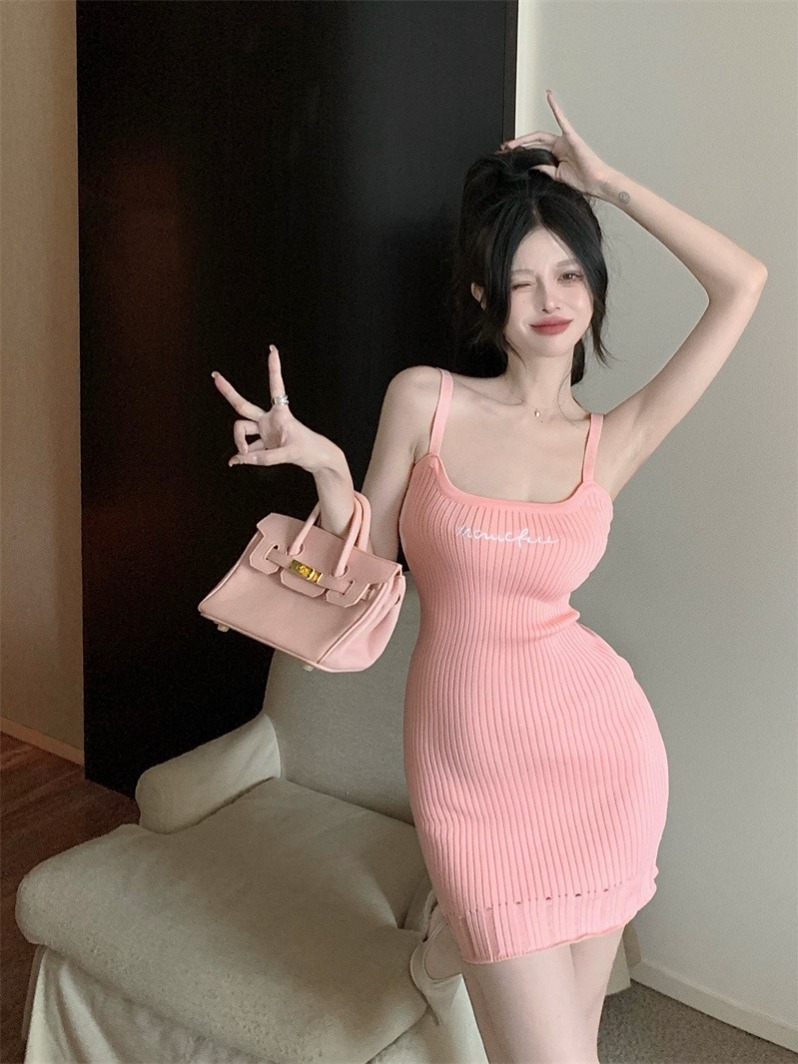 針織吊帶連衣裙性感純欲辣妹顯高顯瘦打底包臀裙方領背心裙
