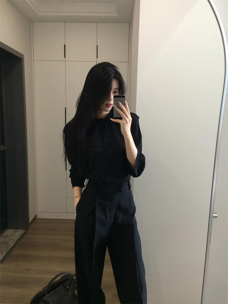 Korean versatile black round neck pleated puff sleeves T-shirt top for women's spring and summer new temperament base shirt
