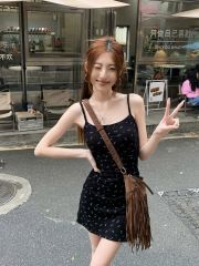 天貓質量2025年夏季修身包臀裙小個子短裙辣妹碎花吊帶連衣裙