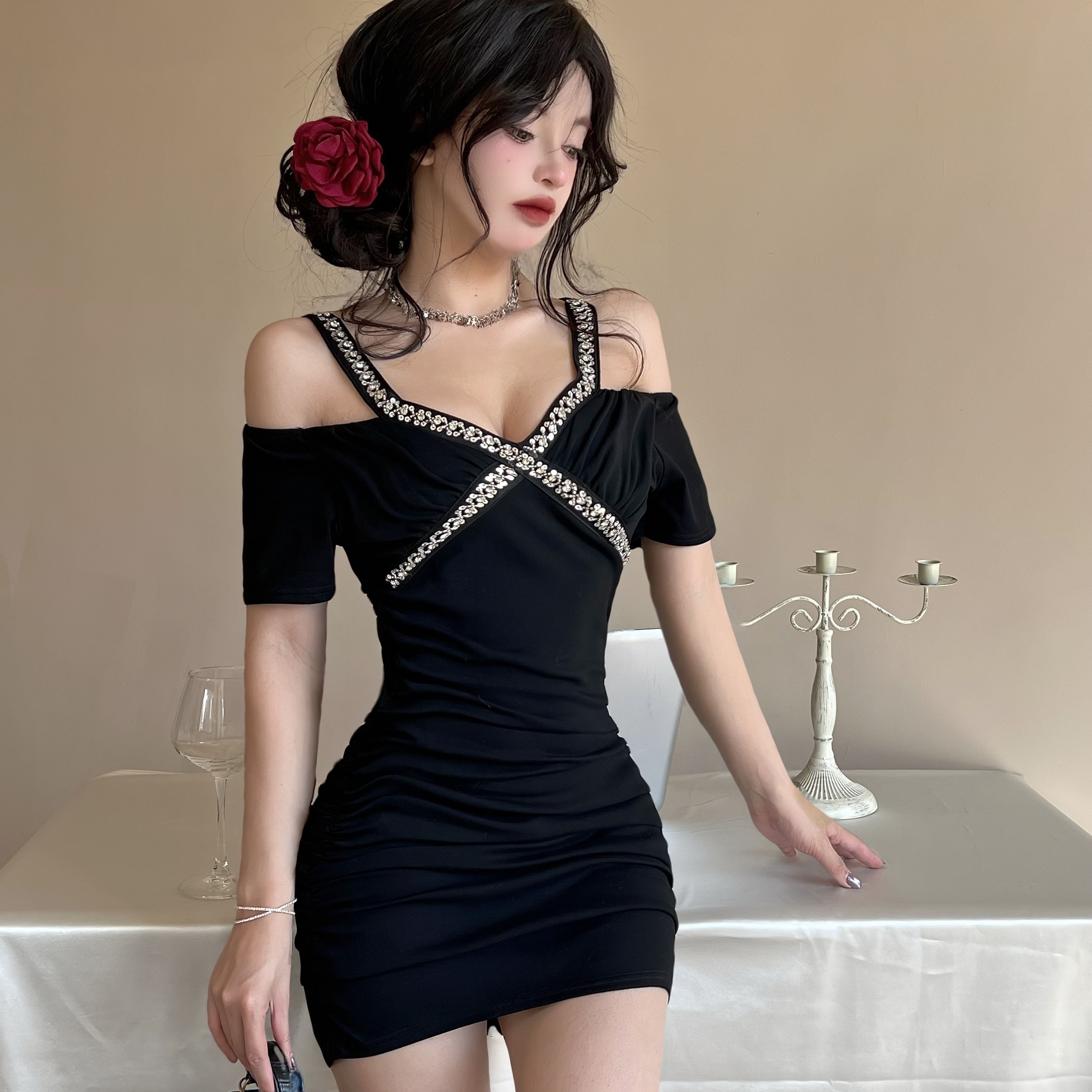 Real shot of sexy cotton striped contrasting color off-shoulder tight hip-covering base dress