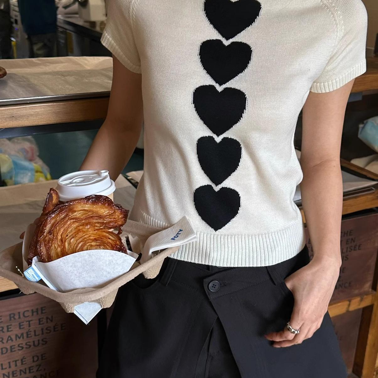 SUSAN 2025 Spring New Korean version ins trendy sweet and fashionable love embroidered round neck versatile knit sweater short sleeves