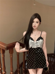 實拍復古性感V領波點蕾絲拼接吊帶顯瘦氣質連衣裙短裙女