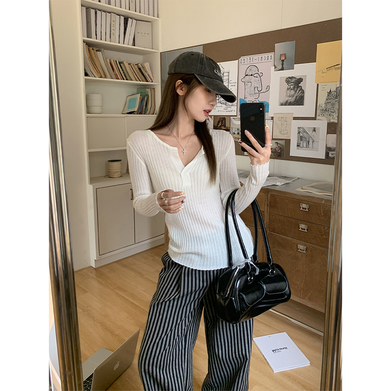 Real-life V-neck long-sleeved knitted base shirt for women in spring and autumn new style slim and beautiful temperament top