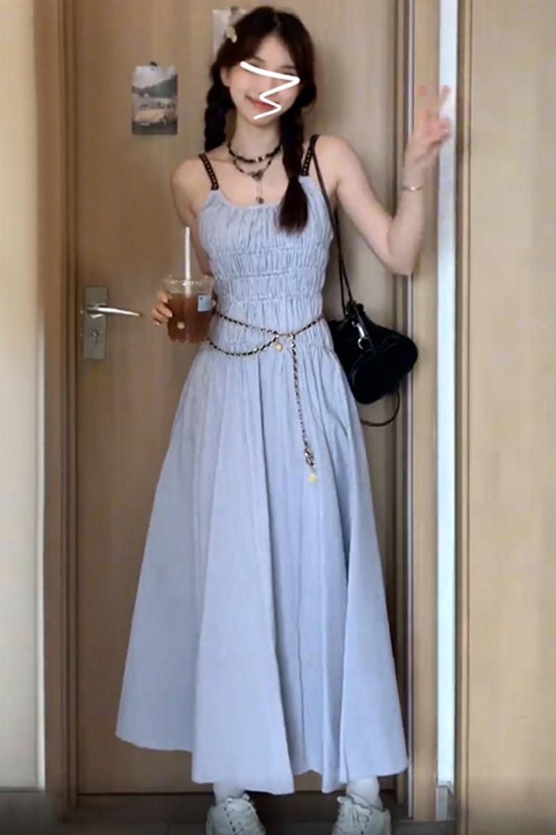 Coffee break French blue suspender dress for women in summer 2025 new small seaside vacation temperament long skirt