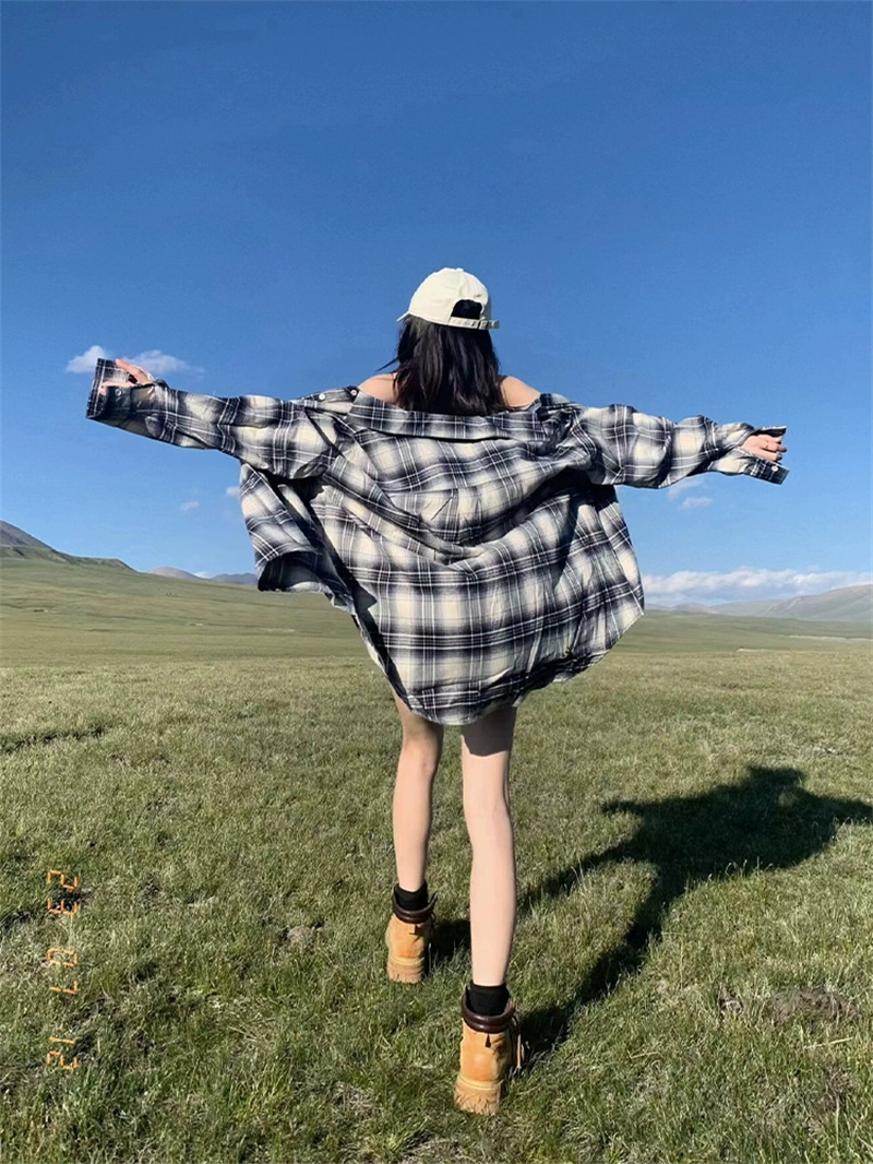 Retro plaid shirt for women in summer 2025 new casual versatile long-sleeved shirt American loose sun protection jacket