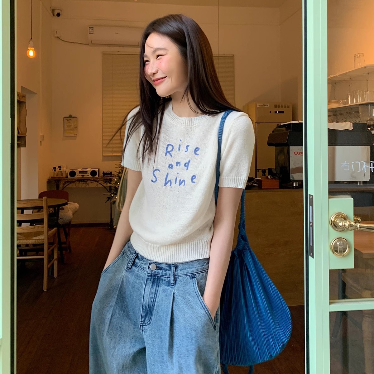Contrasting letter embroidered short sleeve sweater for women in spring and summer new small loose short top T-shirt