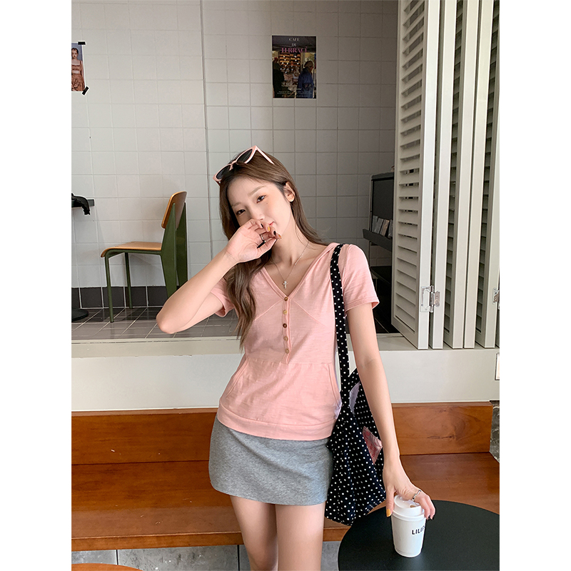 Real-life button V-neck design hooded T-shirt for women with slim fit and fashionable versatile base shirt short-sleeved top