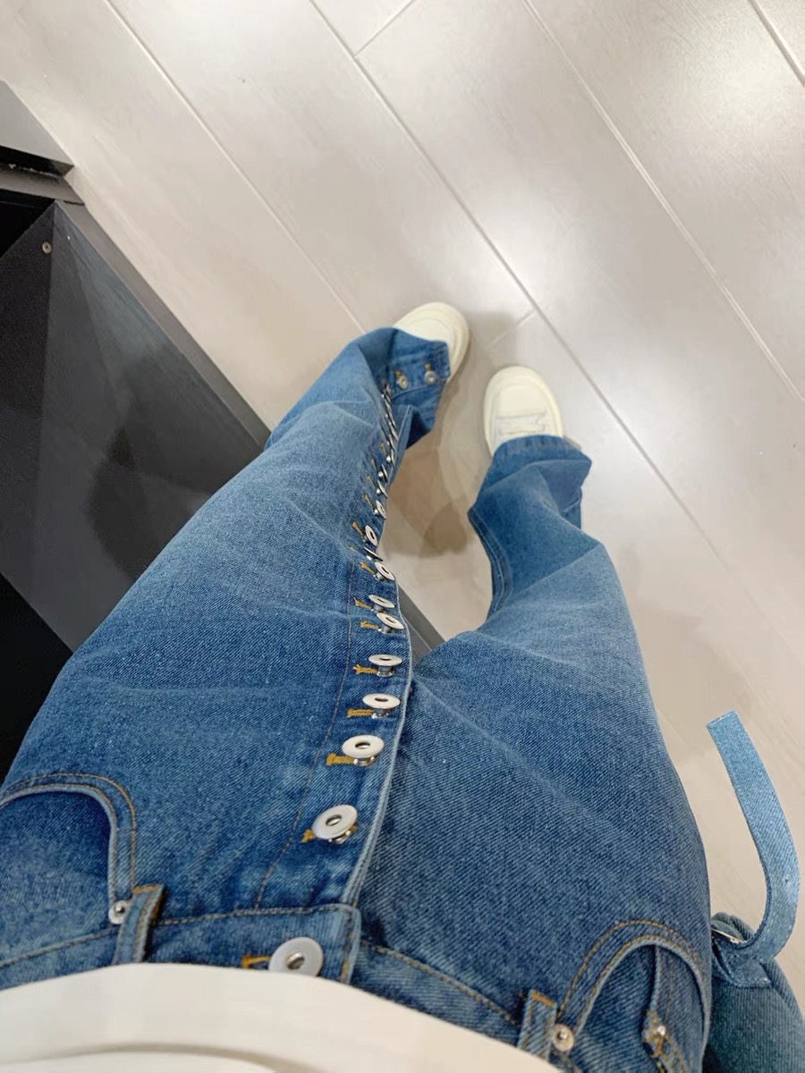 2025 summer new American retro design multi-button large-size jeans for women's heavy industry straight wide-leg trousers