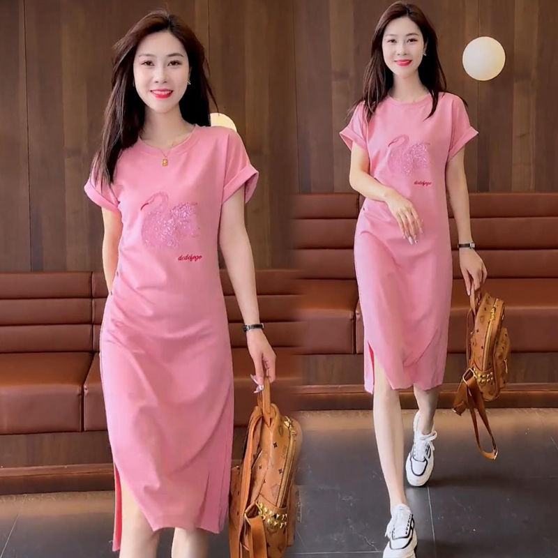 Internet celebrity style 2025 summer new round neck short sleeve mid-length slit dress with simple age reduction casual skirt