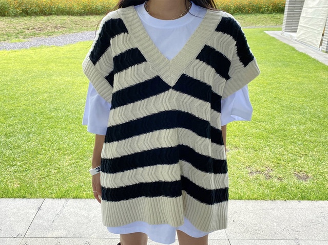 Korean Dongdaemun Striped V-Neck Sleeveless Knit Top