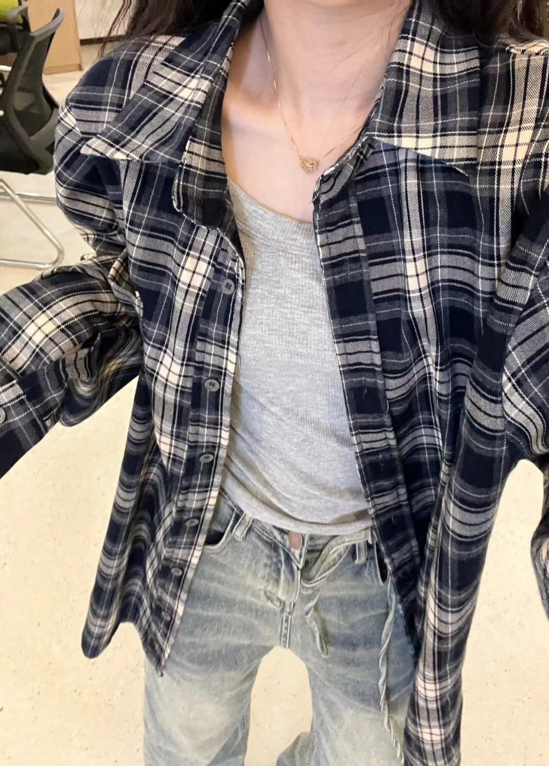 Large size plaid shirt jacket for women spring and autumn new women's design shirt loose long-sleeved couple top
