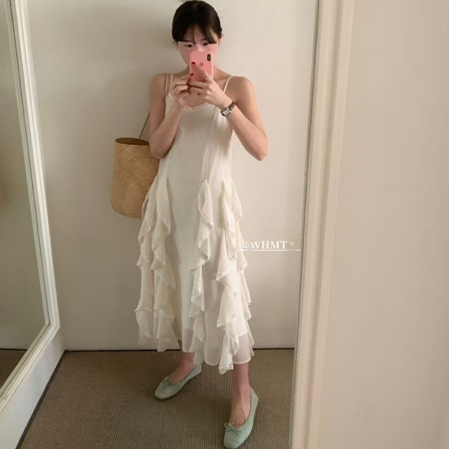 設計款法式赫本氣質度假風洋氣減齡不規則花瓣吊帶連衣裙女