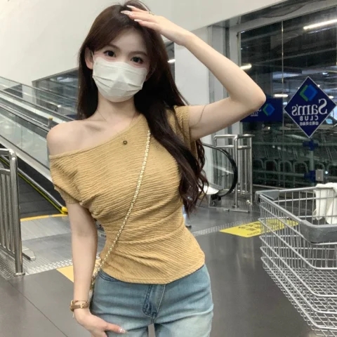天貓品質斜肩肌理感韓版短袖T恤女夏季修身露肩內搭氣質上衣
