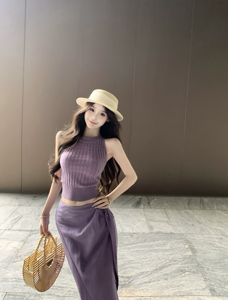 Real shot, slim and pure hot girl, purple knitted vest base shirt + high-waisted lace-up skirt