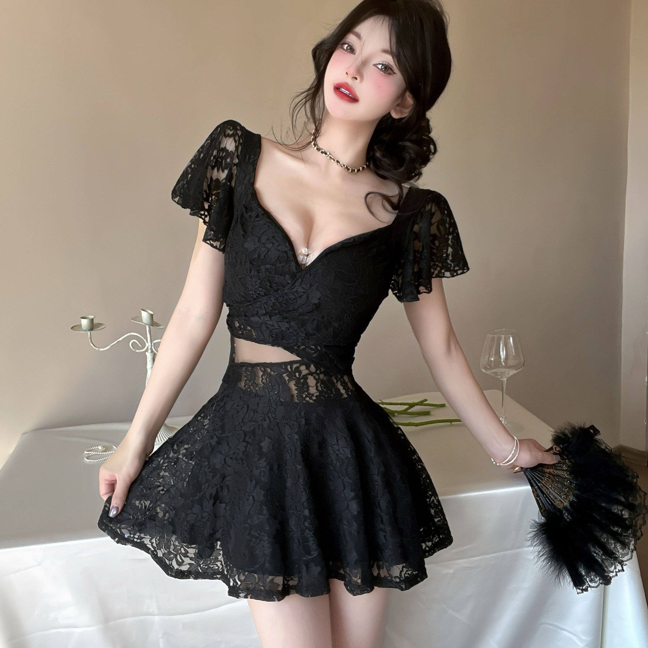 Real-life autumn new style of beach vacation super slim waist-hugging slim lace design small dress
