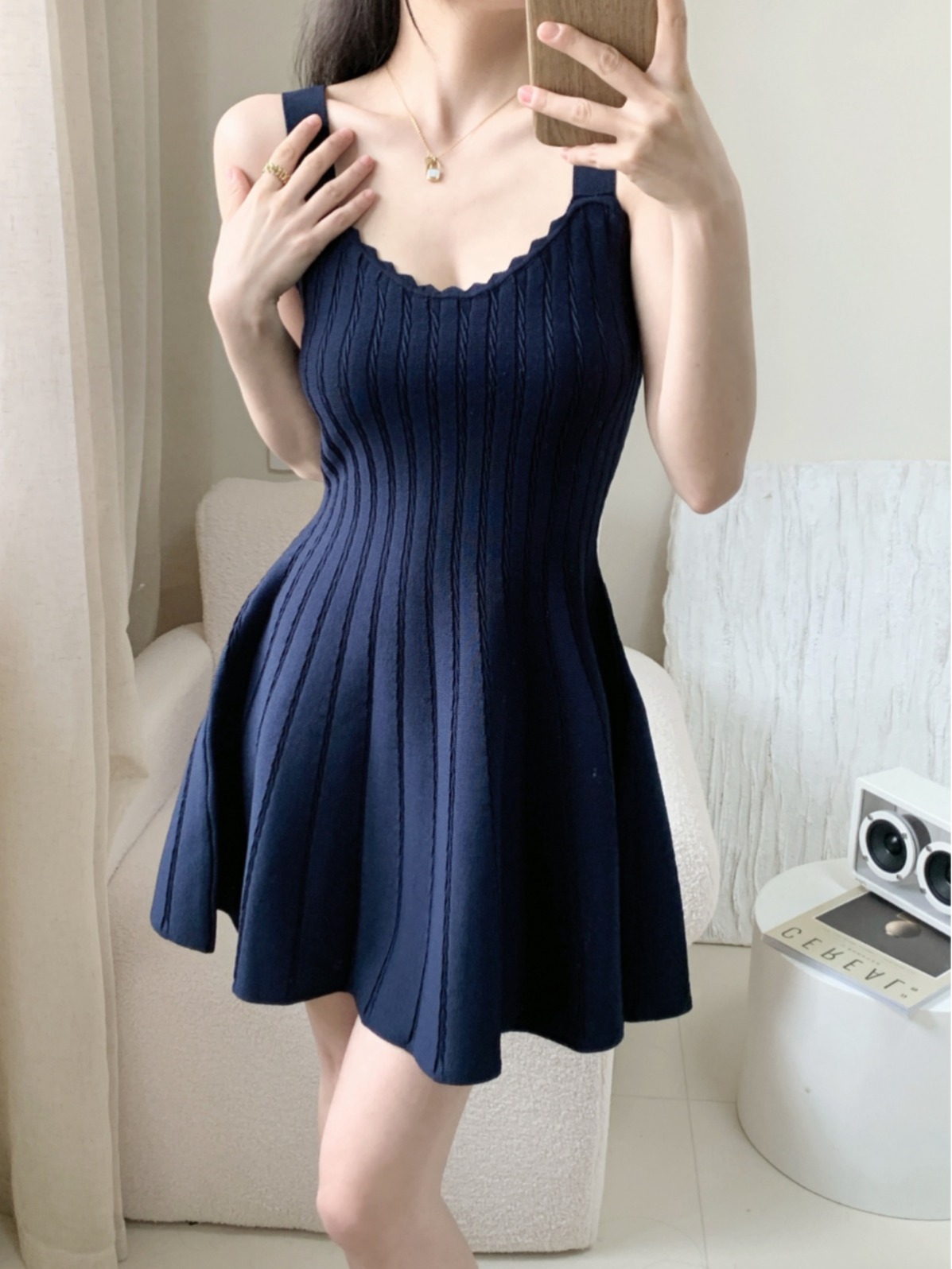 Square collar knitted suspender dress flowing shell skirt slim and slim temperament short Hepburn style black skirt women's summer