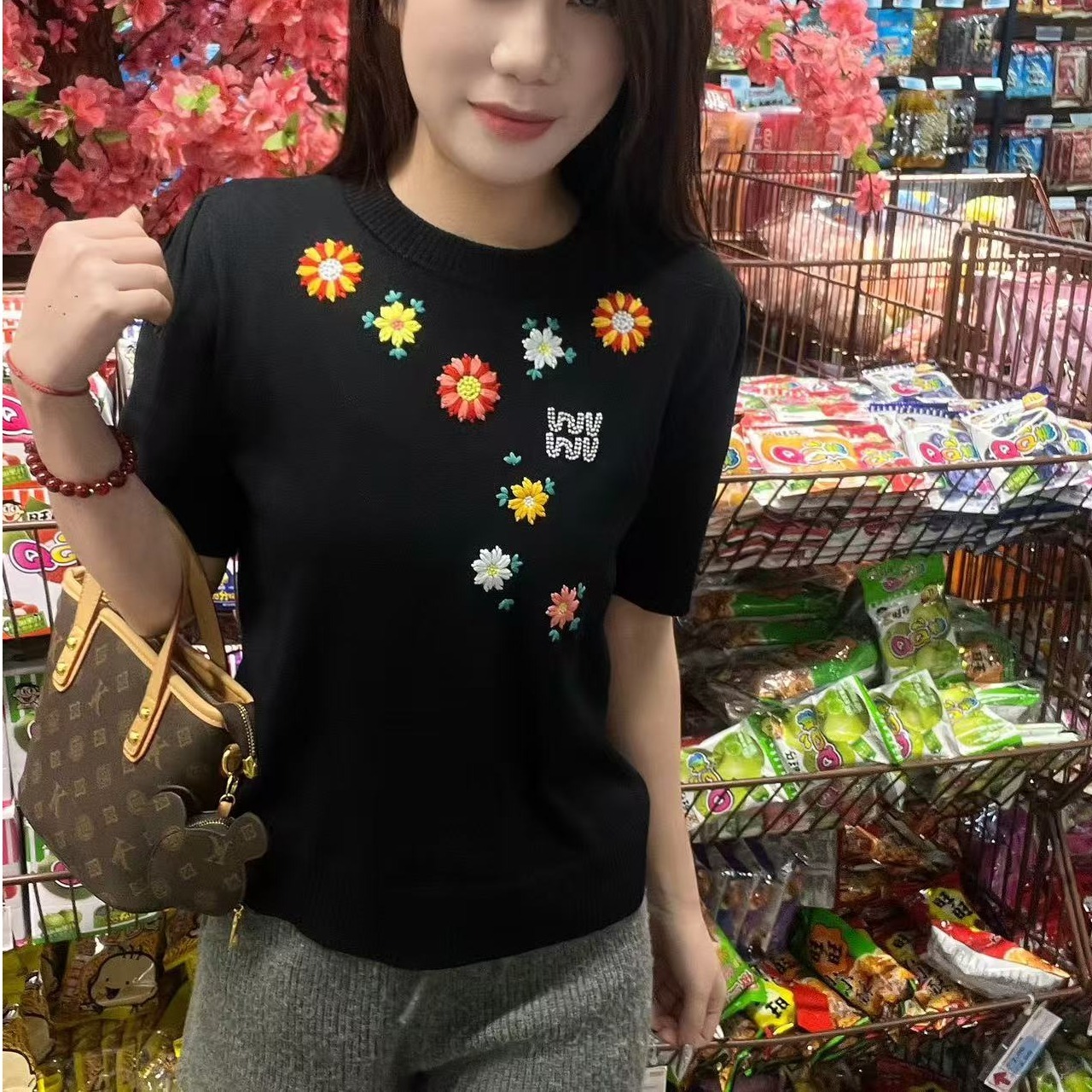 European station Xiaoxiang Heavy Industry Embroidery Flower Short Sleeve Knitted Sweater T-shirt Women's Summer High-end Fashionable Short Top
