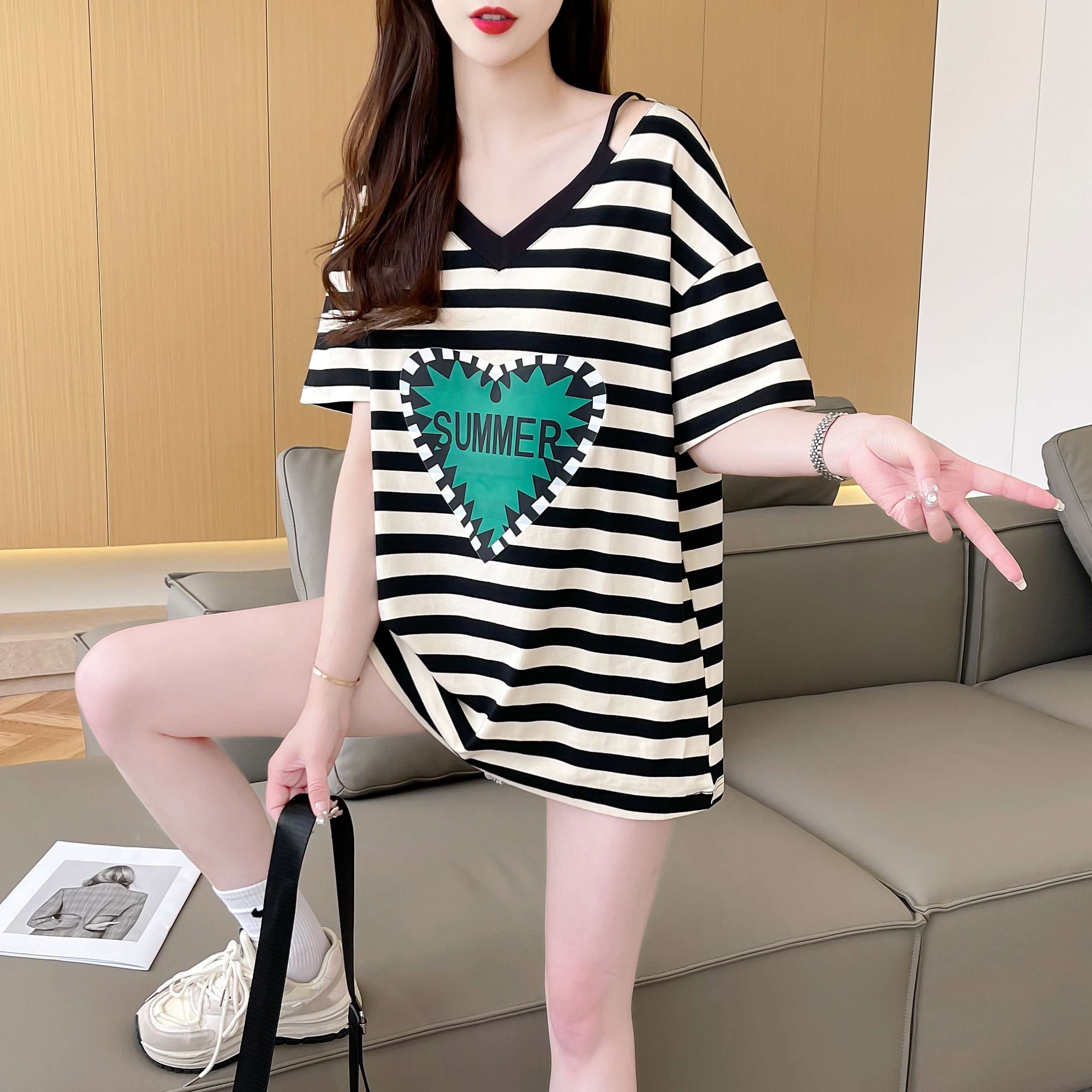實拍2025夏季新款韓版V領條紋短袖T恤女