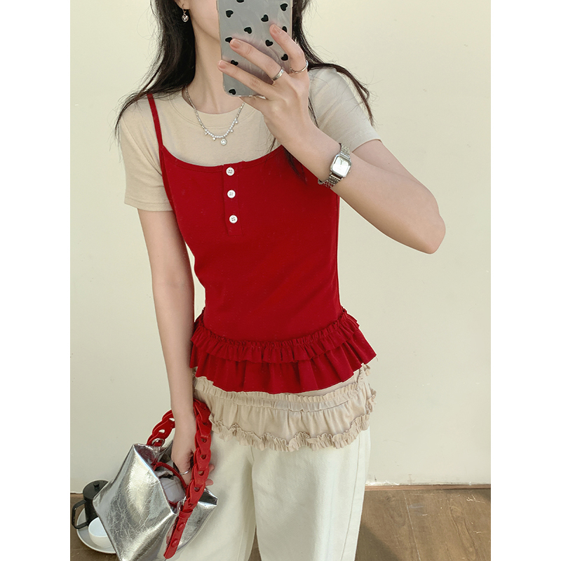 Real shot of 2025 new sweet hot girl black ears for women in summer can be layered to make them look slim red lace suspender vest