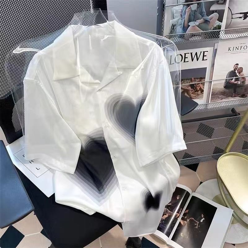 Korean high-end artistic niche love shirt top for women in summer loose chic ins Hong Kong style retro shirt