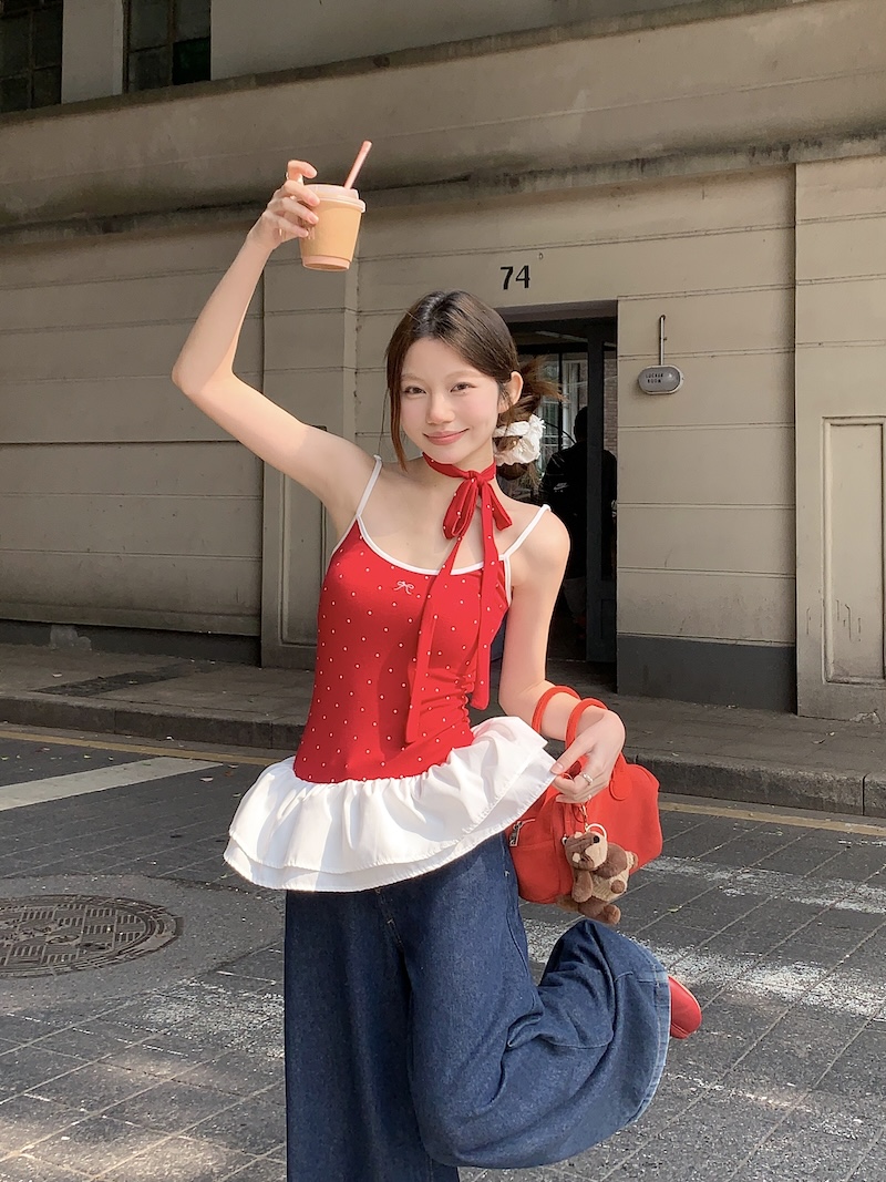 Real shot of polka dot red suspender vest for women in summer bow lace slim fit short top