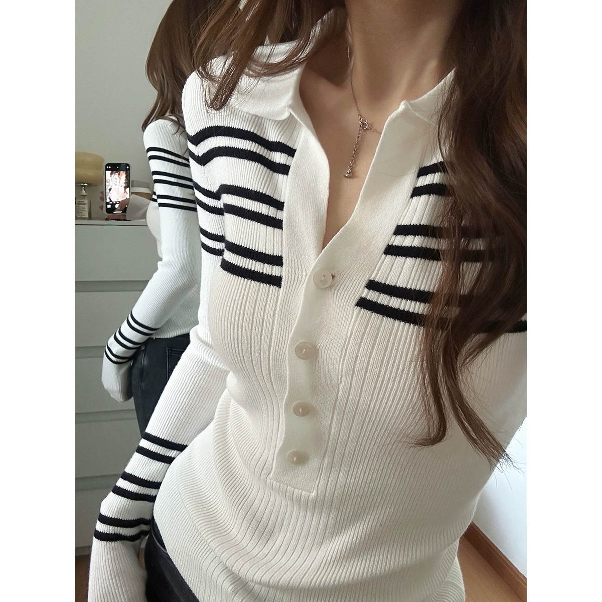 Contrast color striped knitted base shirt for women's spring new POLO lapel button high-end long-sleeved inner top