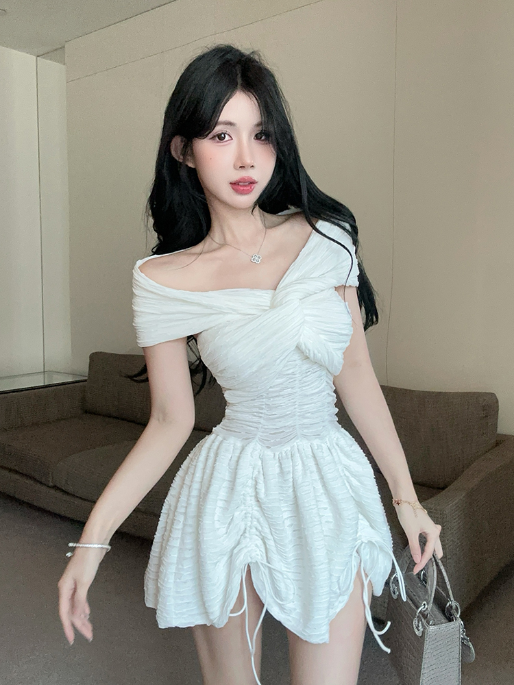 實拍 少女肌理感純欲連衣裙一字肩A擺扭結收腰短裙