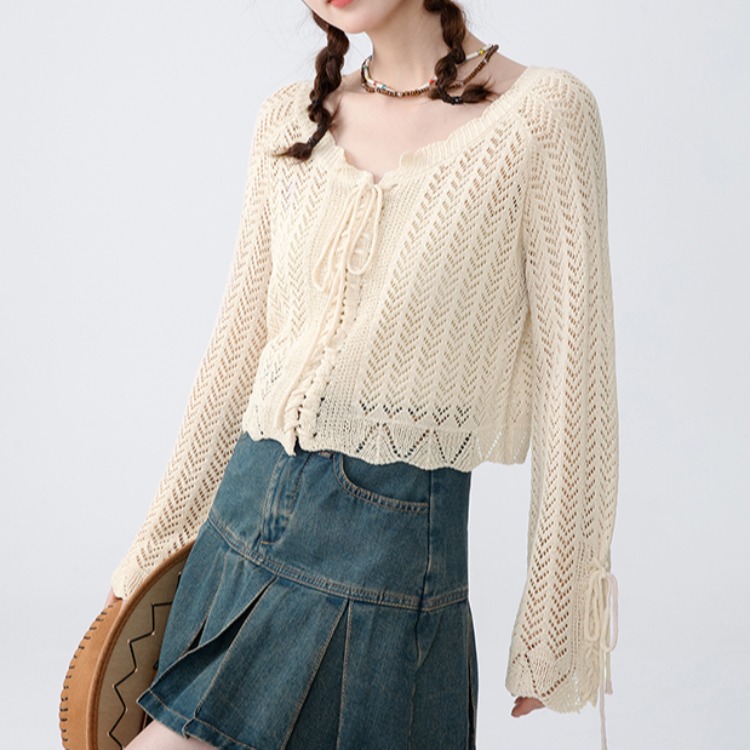 Apricot V-neck Knitted Cardigan Jacket Women's Spring 2025 New Student Lazy Sweet Loose Long Sleeve Top
