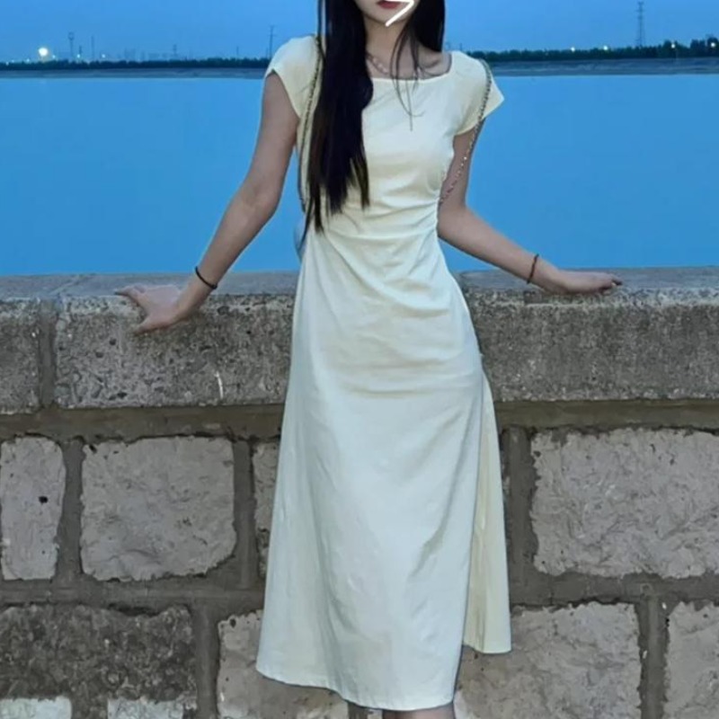 2025 new French temperament square collar dress for women's summer white gentle style first love hip-covering skirt
