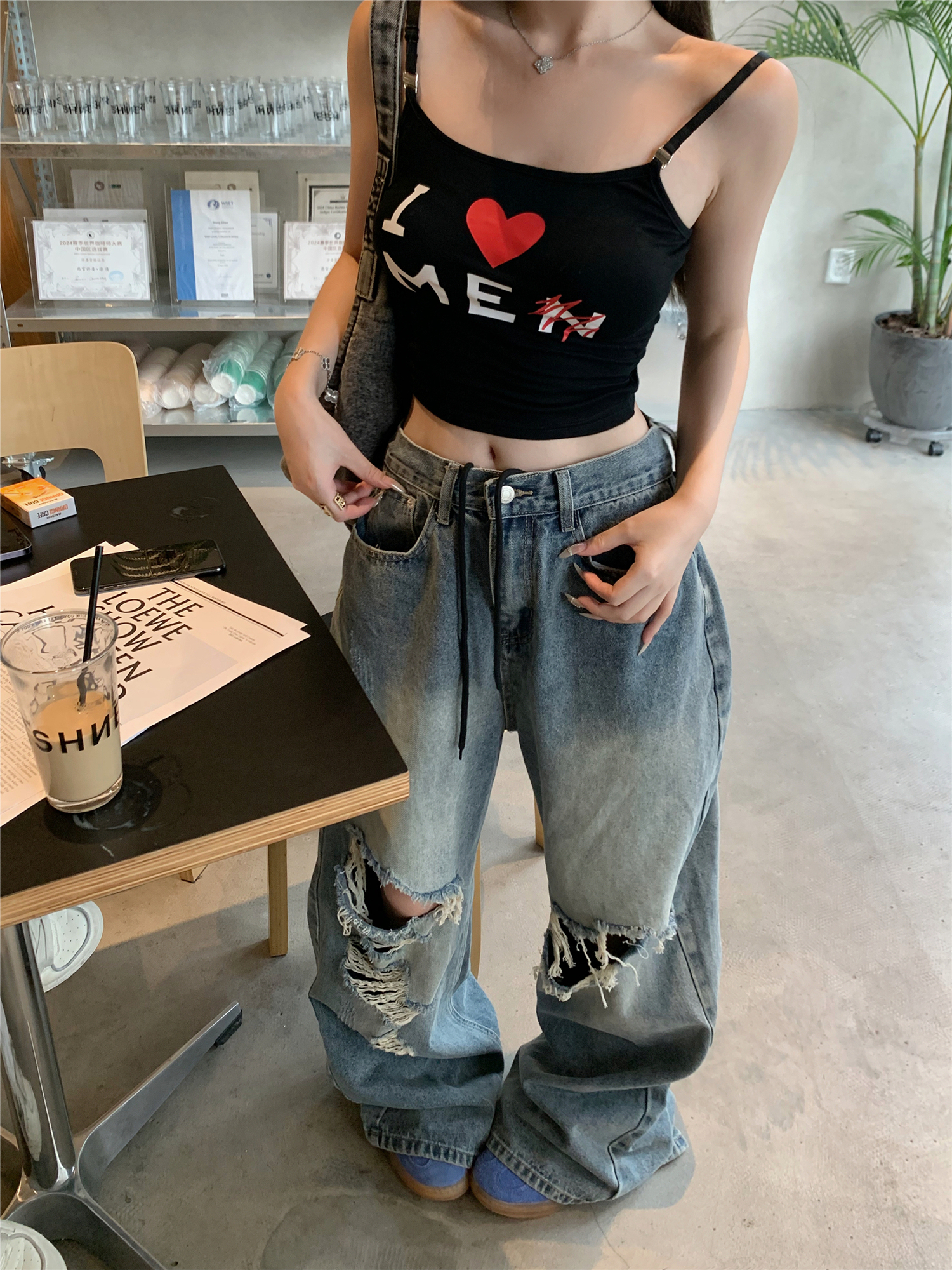 Real shot!  American retro high street washing old ripped jeans women's loose slim straight wide-leg pants