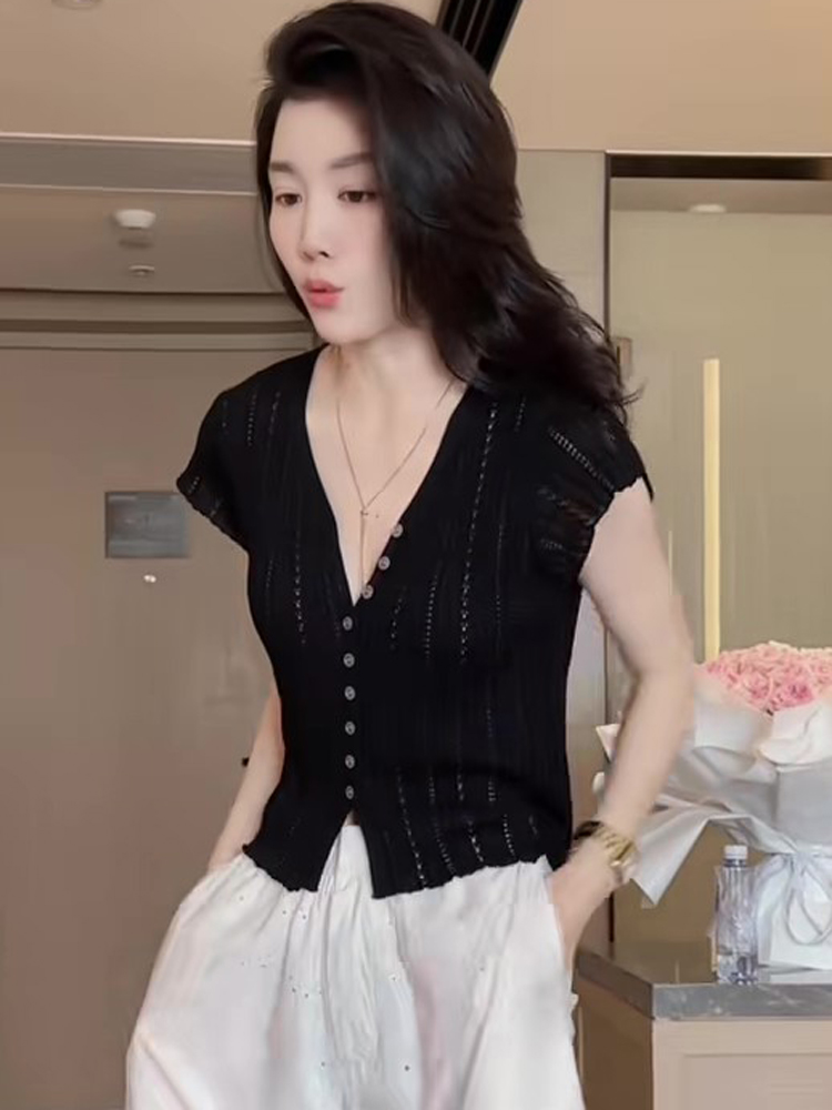 Hollow ice silk sweater knitted short-sleeved cardigan thin new summer slim short V-neck top