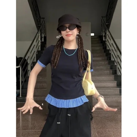 撞色拼接短袖t恤女夏新款季設計感小眾洋氣格子飛袖收腰上衣潮