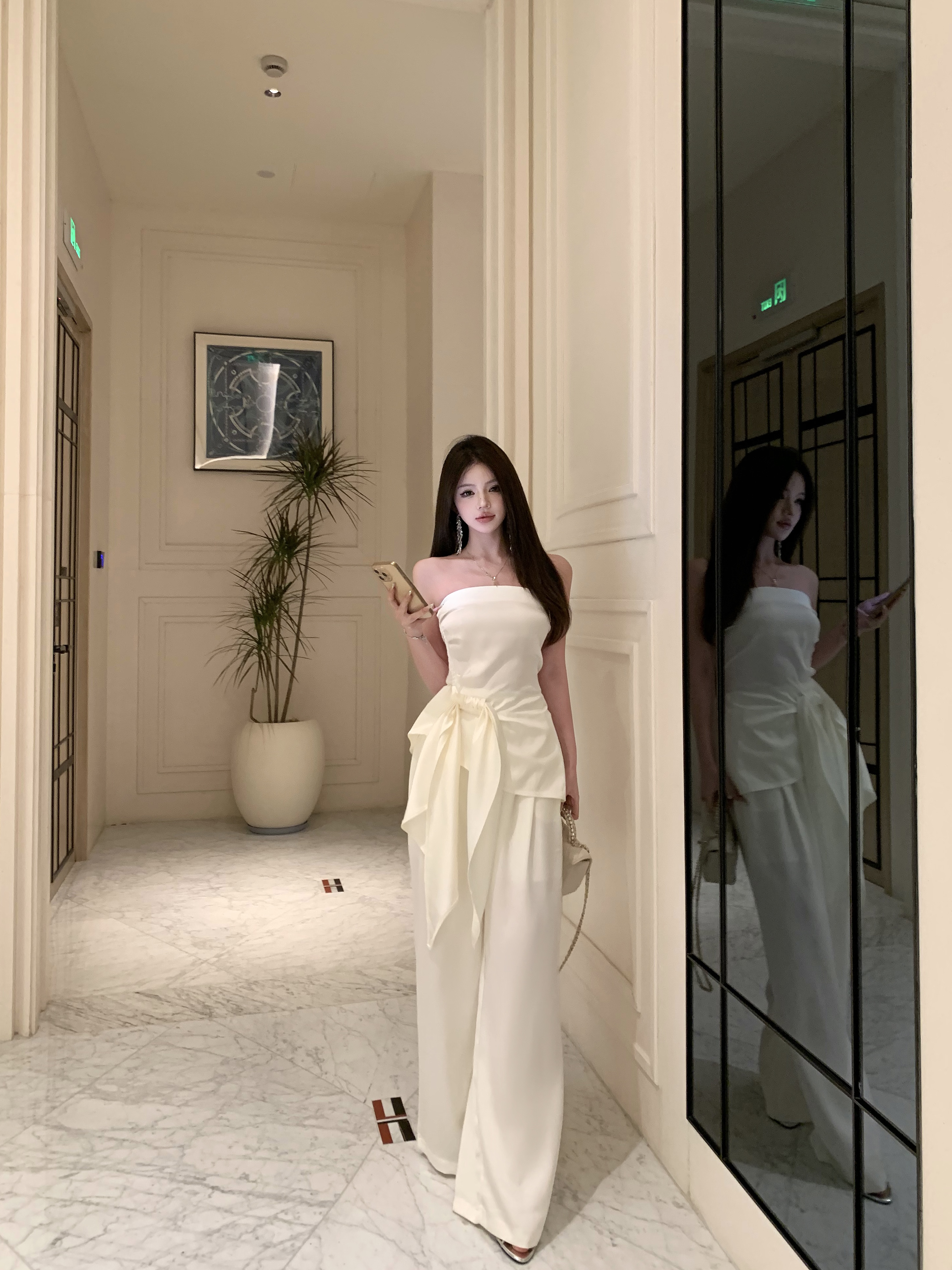 Real shot!  Temperament goddess high-end suit for women in summer sleeveless strapless top wide-leg pants two-piece set