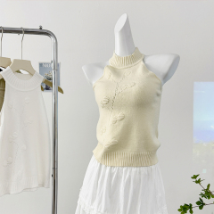 Hot girls purely horn hollow neck off-shoulder knitted vest for women in spring 2025 new slim slim short top trendy