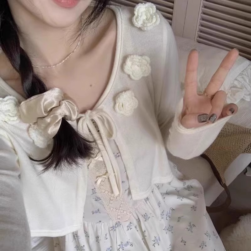 法式白色立體花朵系帶針織防曬開衫女短款吊帶外搭披肩冰絲罩衫